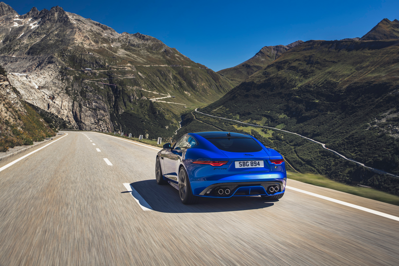 Illustration for article titled The Facelifted 2021 Jaguar F-Type Got A Whole Lot Meaner